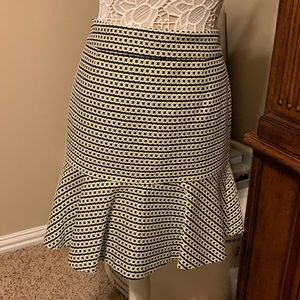 Banana Republic skirt with flounce hem, NWT, 6